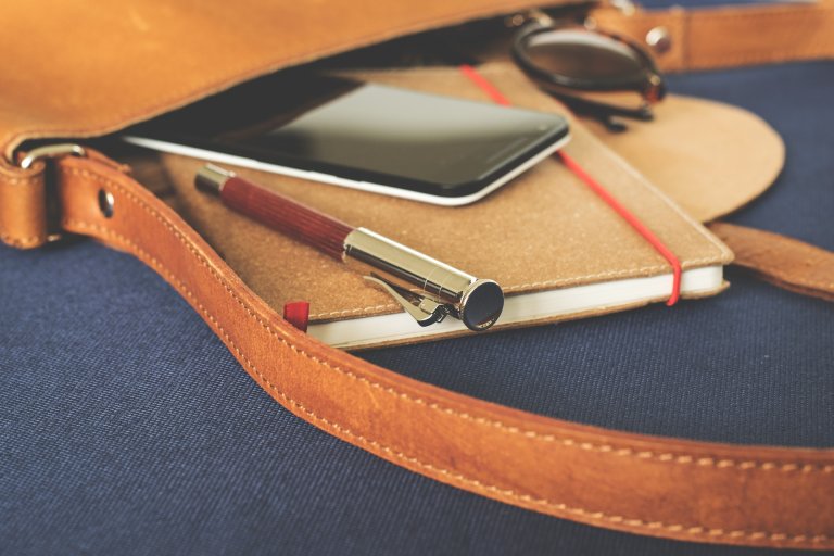 Schreibtisch, Smartphone, Organizer, Stift, Sonnenbrille